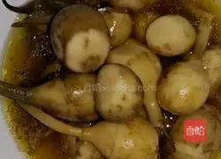 Illustration of how to cook mushrooms in braised beef soup 4