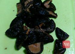 板栗香菇烧鸡翅的做法图解2