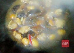 板栗香菇烧鸡翅的做法图解9