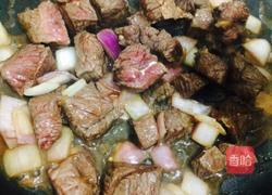 牛肉炒饭的做法图解2