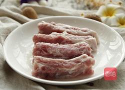 「Cathy边吃边营养」排骨炖豆角优化版的做法图解1