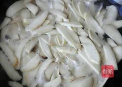 杏鲍菇角瓜炒肉的做法图解5