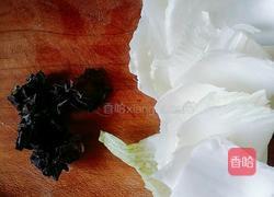 白菜帮木耳的做法图解1