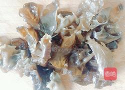 白菜帮木耳的做法图解2