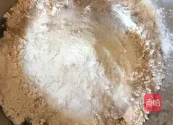 Illustration of how to make ham bread 3