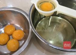 戚风蛋糕(烤箱)的做法图解1