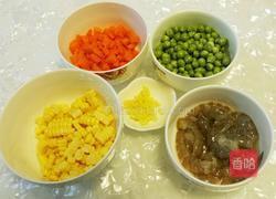 缤纷虾仁的做法图解1