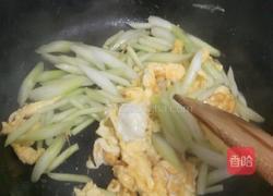 油菜心炒蛋的做法图解5