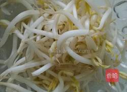 爽拌豆芽萝卜丝的做法图解1