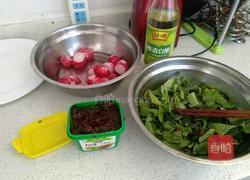 凉拌樱桃小萝卜的做法图解2