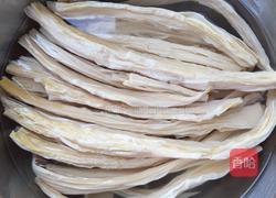 肉炒腐竹木耳的做法图解1