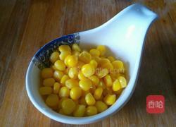 黑豆炒胡萝卜玉米粒的做法图解1