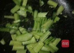 黄瓜木耳炒鸡蛋的做法图解5