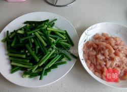 蒜苔炒鸡丝的做法图解2