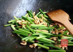 蒜苔炒鸡丝的做法图解4