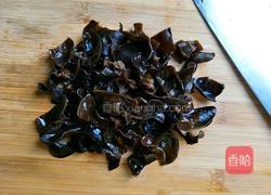 西红柿木耳鸡蛋汤的做法图解2