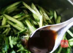 春之绿一一拌甘蓝的做法图解7