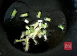 芹菜爆炒肥肠的做法图解4