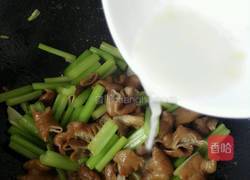 芹菜爆炒肥肠的做法图解8