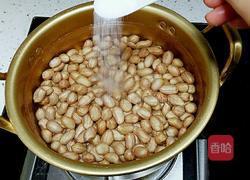 水煮五香花生米的做法图解3