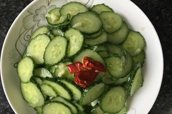 蒜泥黄瓜片的花样做法