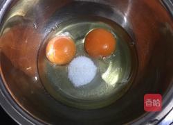 鸡蛋豆沙饼的做法图解1
