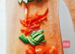 奶酪沙拉的做法图解2