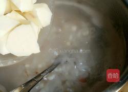 山药薏仁芡实粥的做法图解6