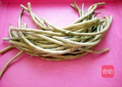 肉末炒泡豇豆的做法图解1