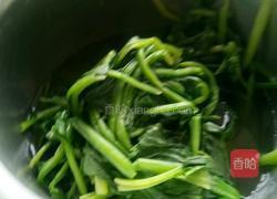 菠菜火腿肠的做法图解2