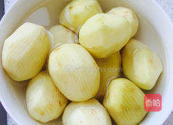 土豆烧鸡丁的做法图解1