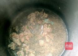 宝宝辅食瘦肉生菜粥的做法图解2