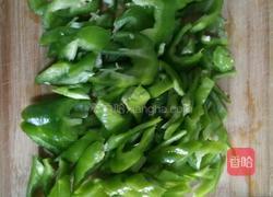 简易版 尖椒鸡蛋的做法图解1