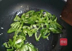 简易版 尖椒鸡蛋的做法图解2