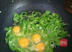 简易版 尖椒鸡蛋的做法图解3