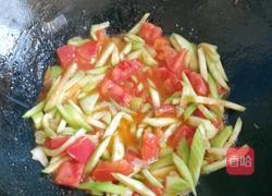 西红柿丝瓜汤的做法图解2