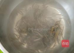 酸海带白菜汤的做法图解3