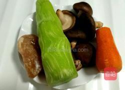 青笋香菇炒肉的做法图解1