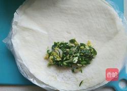 双虾春卷的做法图解5