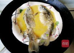鲫鱼炖蛋的做法图解10