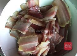 荷兰豆炒腊肉的做法图解2