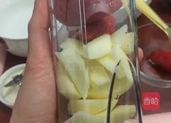 苹果草莓泥拌米粉的做法图解1