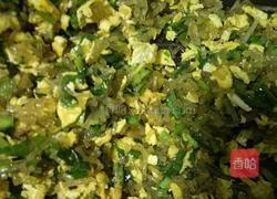 韭菜鸡蛋粉条包子的做法图解2