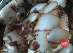 腊肉焖豌豆的做法图解1