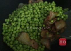 腊肉焖豌豆的做法图解4