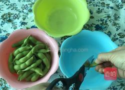 盐水毛豆的做法图解1