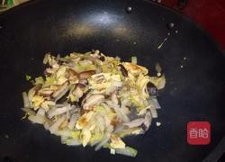 香菇娃娃菜炒银丝面的做法图解14