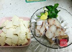 鳕鱼豆腐汤的做法图解2