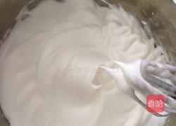 戚风蛋糕的做法图解4