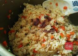 香肠焖饭的做法图解12